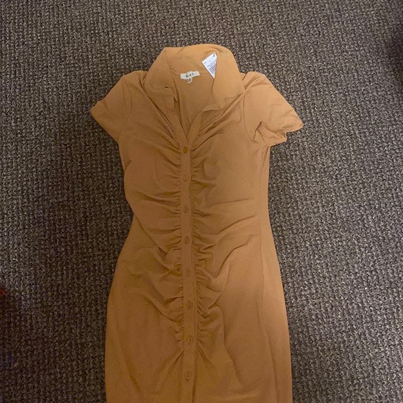 Runched yellow dress size small but could fit medium - Picture 1 of 1